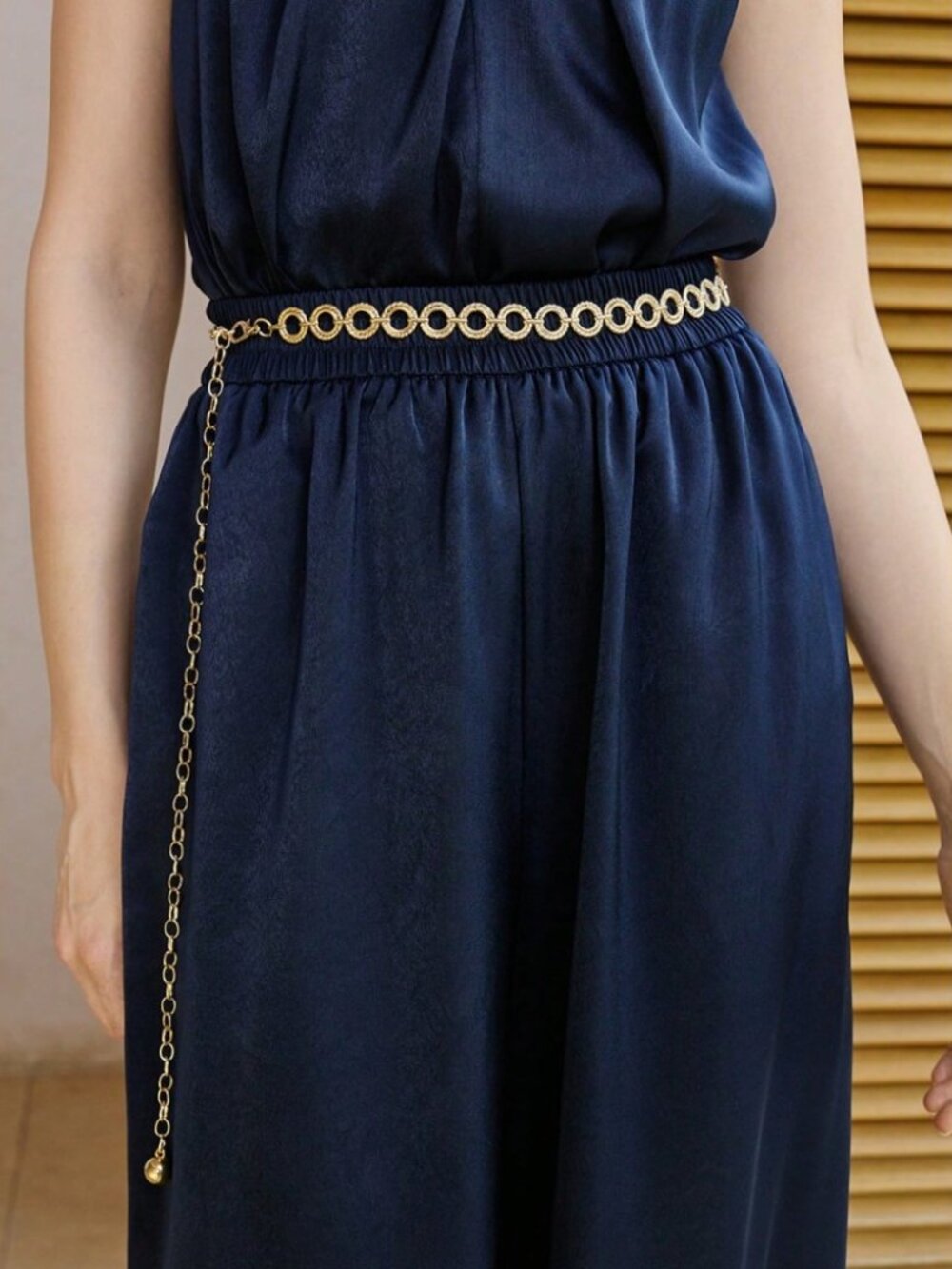 Gold Textured Ring Chain Belt with Dangle Charm